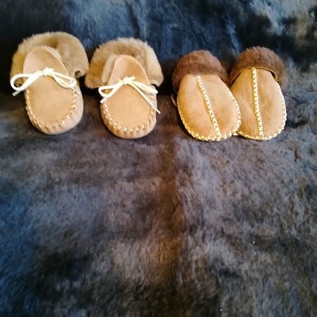 Babyschuhe und Fäustlinge